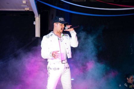 Doble Oficial de Christian Nodal
