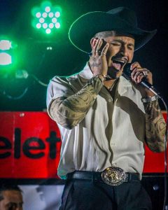 Doble Oficial de Christian Nodal