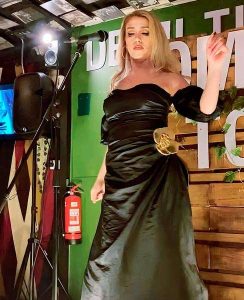 Doble oficial de Adele