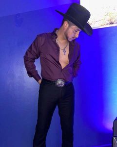 Doble Oficial de Christian Nodal