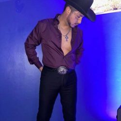 Doble Oficial de Christian Nodal