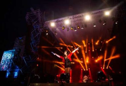 40964311_230428427827400_480578451366873997_n