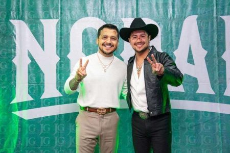 Doble Oficial de Christian Nodal