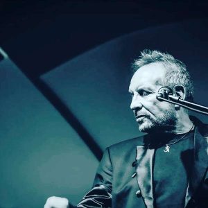 Doble Oficial de Sting