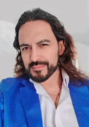 Doble de Marco Antonio Solis, artista mexicano