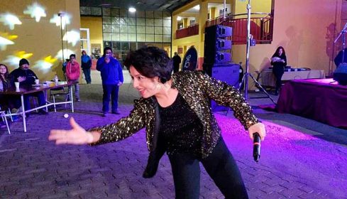 Doble Oficial de Cecilia