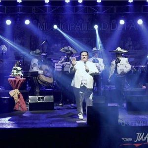 Doble Oficial de Juan Gabriel